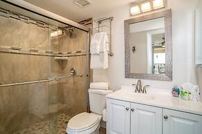 Maui Banyan H506 1 Bedroom Condo by RedAwning