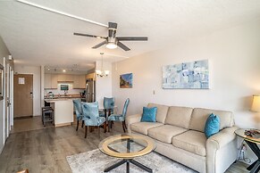 Maui Banyan H506 1 Bedroom Condo by RedAwning