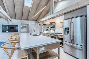 Haena Place 3 Bedroom Home by RedAwning