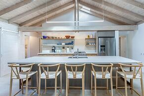 Haena Place 3 Bedroom Home by RedAwning