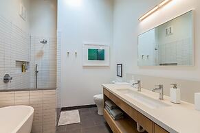 Haena Place 3 Bedroom Home by RedAwning