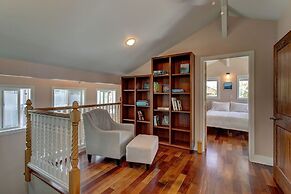 Paradise Ocean View 2 Bedroom Home by RedAwning