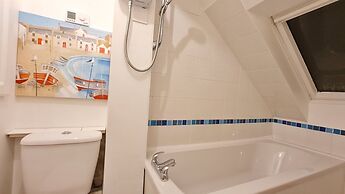 Grace Apartments - Living Stream 1