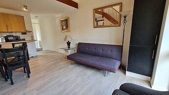 Grace Apartments - Living Stream 1