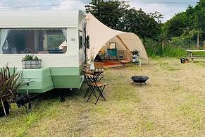Private Glamping in a Vintage Caravan & Bell Tent
