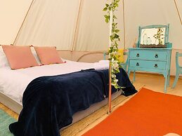 Private Glamping in a Vintage Caravan & Bell Tent
