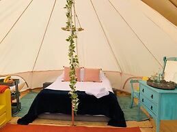 Private Glamping in a Vintage Caravan & Bell Tent
