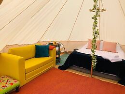 Private Glamping in a Vintage Caravan & Bell Tent