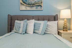 Deluxe and Roomy 6BD Home Close To Disney #6st413