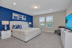 Deluxe and Roomy 6BD Home Close To Disney #6st413
