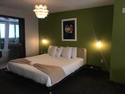 Ocean Drive Studios Beach Front