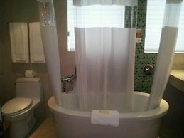 Ocean Drive Studios Beach Front