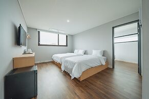 Aroomi Hotel Hyupjae