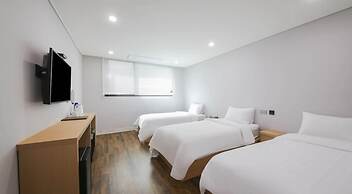 Aroomi Hotel Hyupjae