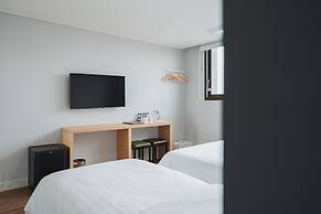 Aroomi Hotel Hyupjae