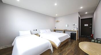 Aroomi Hotel Hyupjae