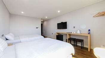 Aroomi Hotel Hyupjae