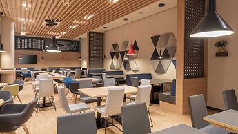 Holiday Inn Express and Suites Potsdam by IHG