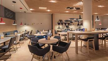 Holiday Inn Express and Suites Potsdam by IHG