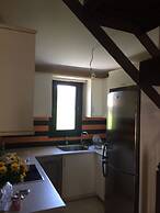 Charming 2-bed House in Kallithea