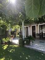 Charming 2-bed House in Kallithea