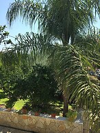 Charming 2-bed House in Kallithea