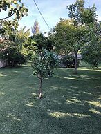 Charming 2-bed House in Kallithea