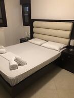 Charming 2-bed House in Kallithea