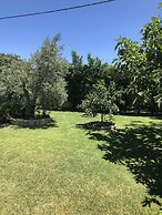 Charming 2-bed House in Kallithea