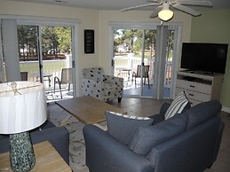 2109m 1 Bedroom Condo by RedAwning