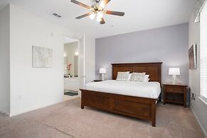 Luxury Oasis 3 Bedroom Condo by RedAwning