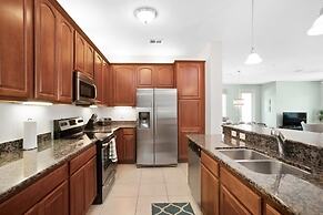 Luxury Oasis 3 Bedroom Condo by RedAwning