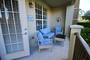 Luxury Oasis 3 Bedroom Condo by RedAwning