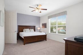 Luxury Oasis 3 Bedroom Condo by RedAwning