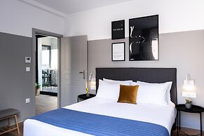 PLAY Theatrou Athens