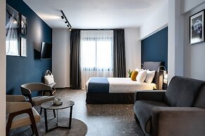 PLAY Theatrou Athens