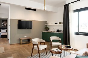 PLAY Theatrou Athens