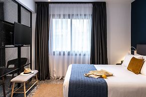 PLAY Theatrou Athens