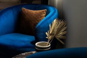 PLAY Theatrou Athens