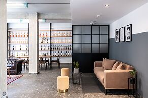 PLAY Theatrou Athens