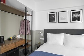 PLAY Theatrou Athens