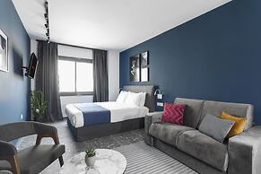 PLAY Theatrou Athens