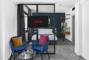 PLAY Theatrou Athens