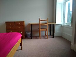 Lauriston Central Skylight Roomz