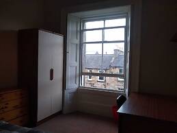 Lauriston Central Skylight Roomz