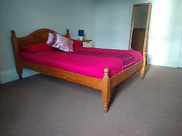 Lauriston Central Skylight Roomz