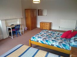 Lauriston Central Skylight Roomz