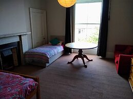 Lauriston Central Skylight Roomz