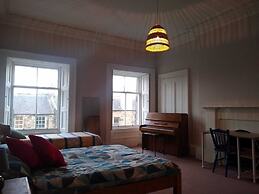 Lauriston Central Skylight Roomz