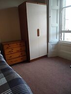 Lauriston Central Skylight Roomz